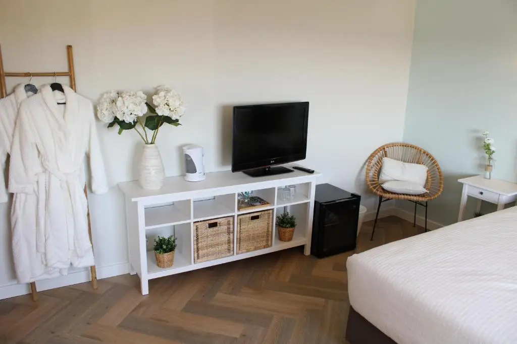 Deluxe Double room with sea view (full double bed)