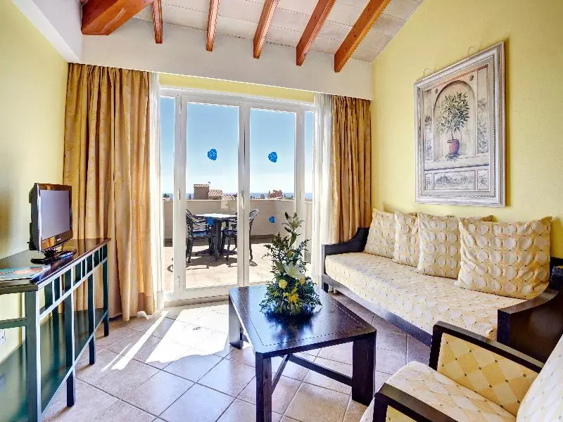 Grupotel Macarella Suites & Spa - Chambres