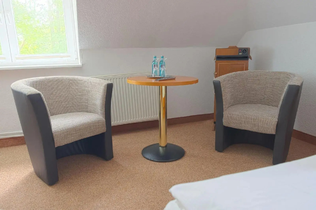 Hotel Schöne Aussicht, Stilvoll modern, direkt am Rüstersieler Hafen - Général