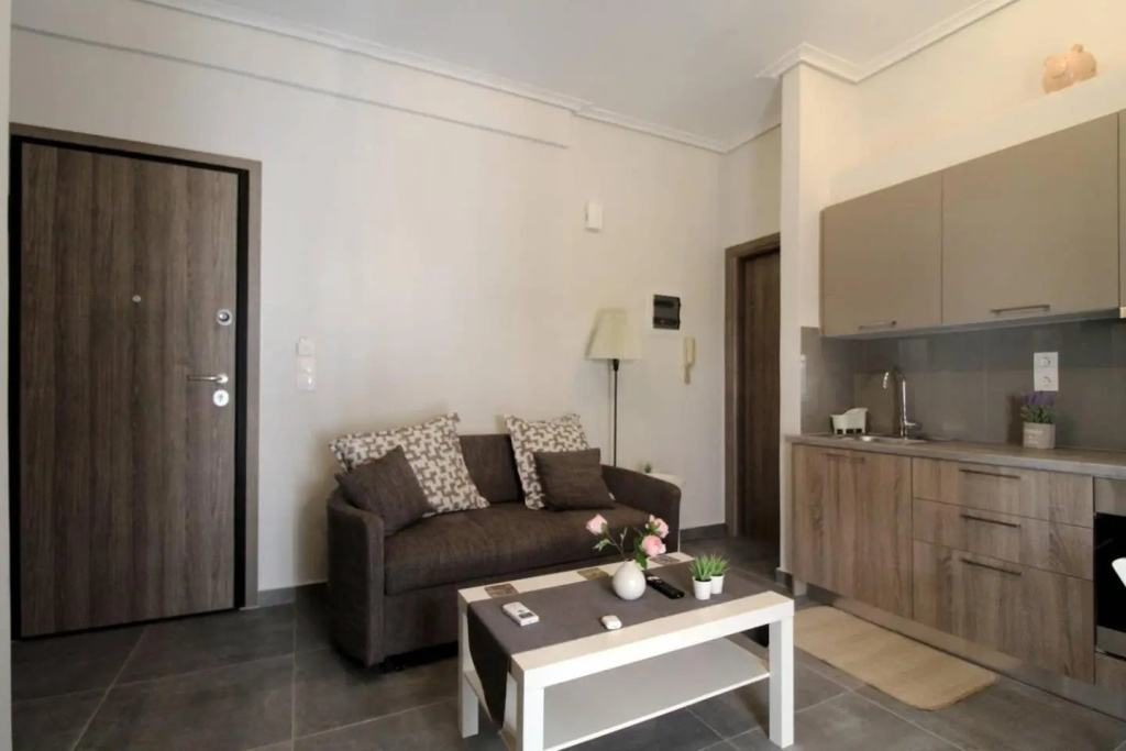 Cozy flat in Hilton, central Athens, 3' metro, VFM!