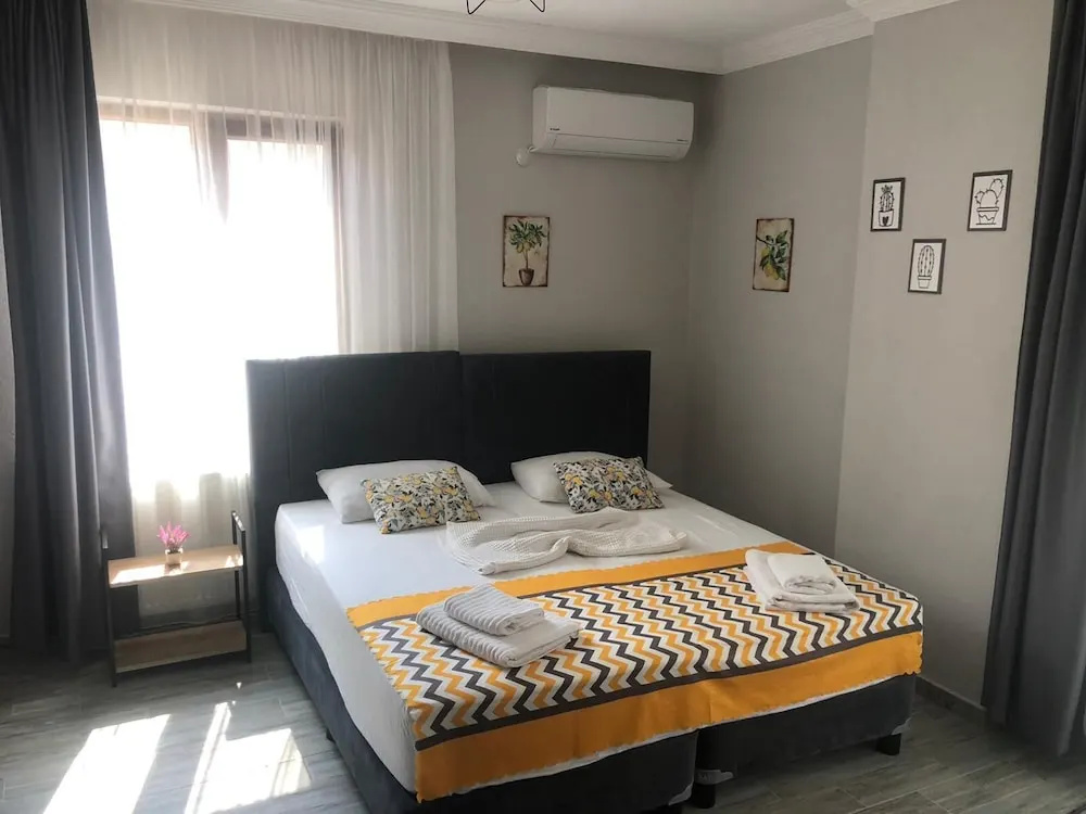 Standard Double room with pool view (full double bed)