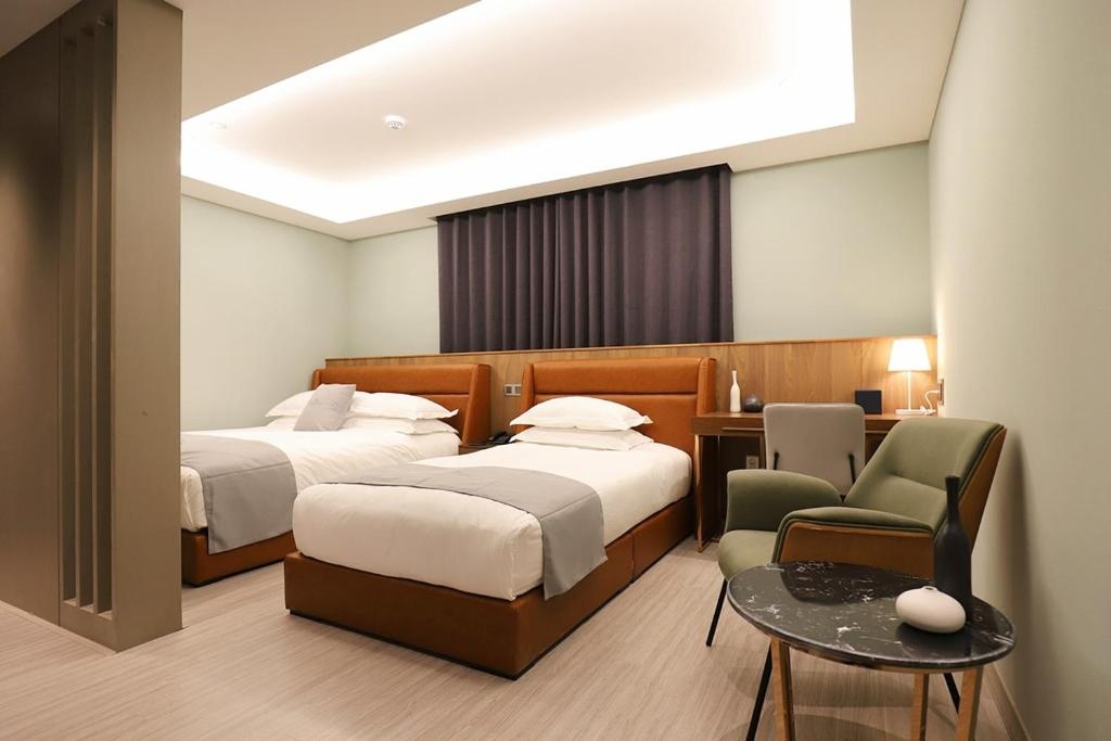 Deluxe Twin room (twin beds) — room photo 2