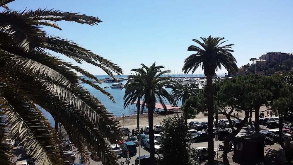 Beach & Waterfront