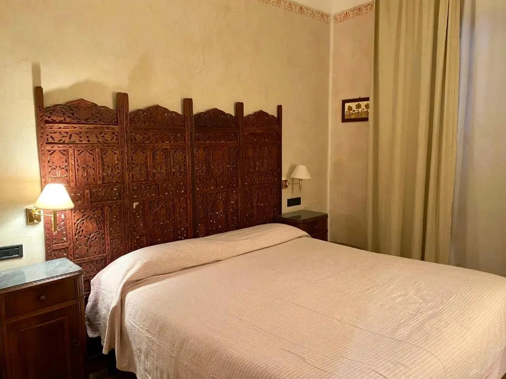Classic Double room (full double bed)