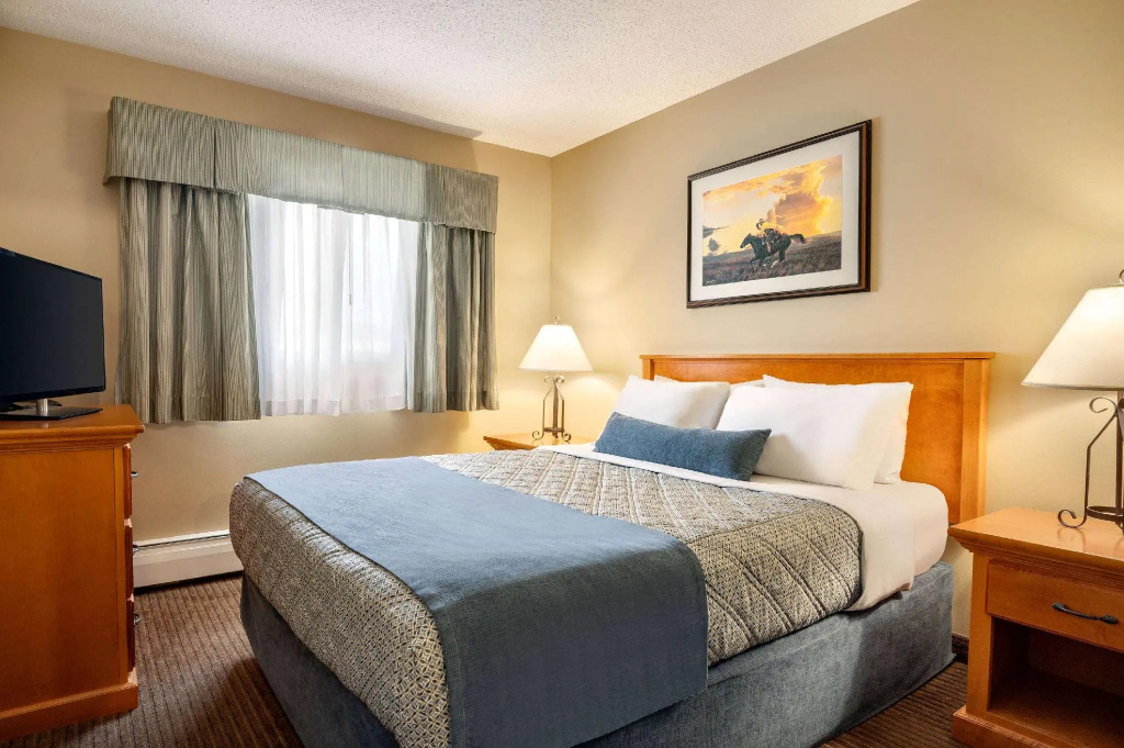 3 Bedrooms Sextuple Suite
