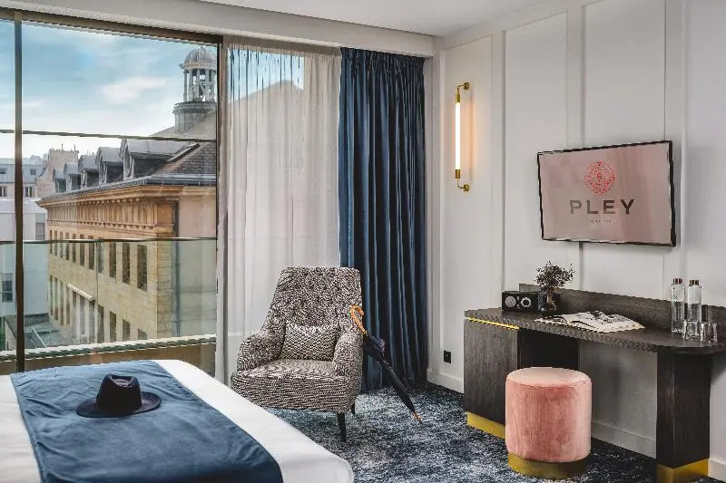 Pley Hotel 41