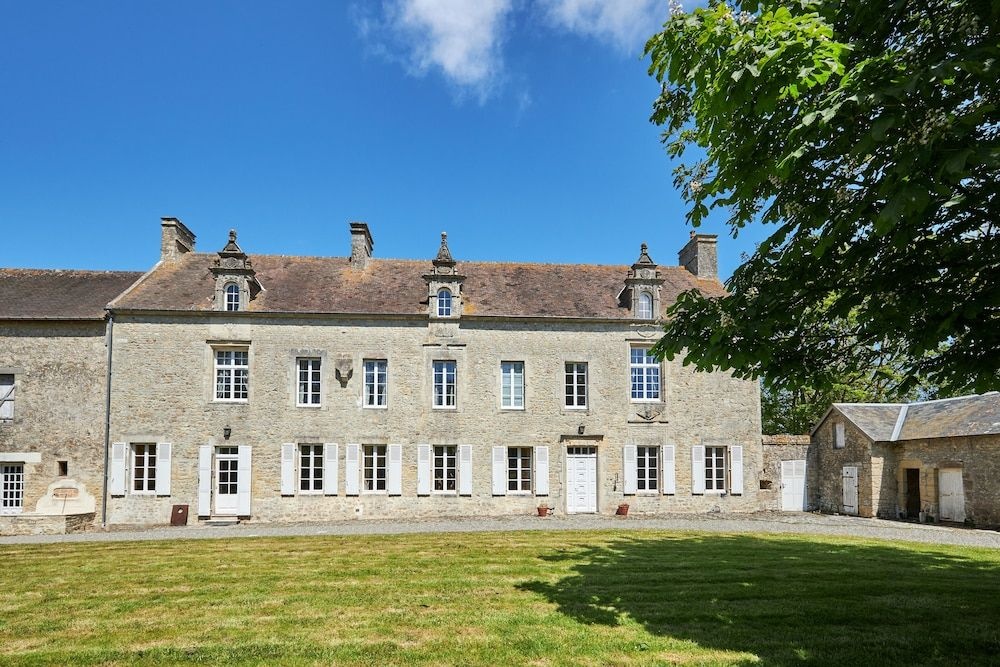 Manoir De Lormel