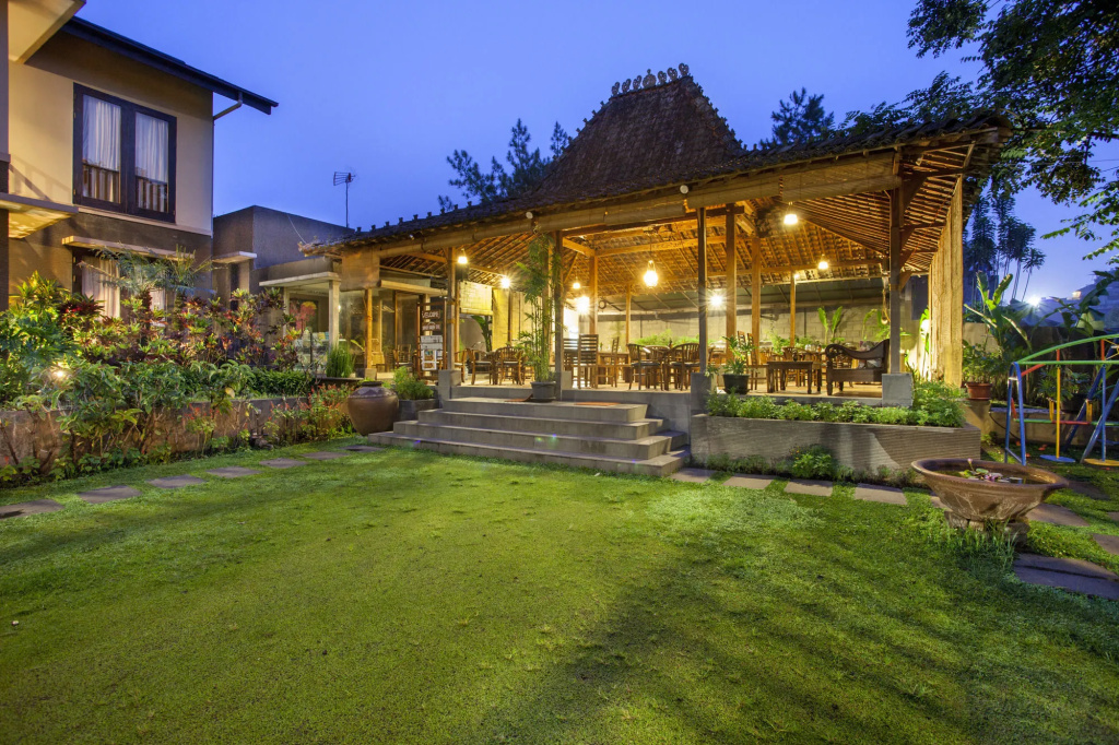 Summer Hills Hotel