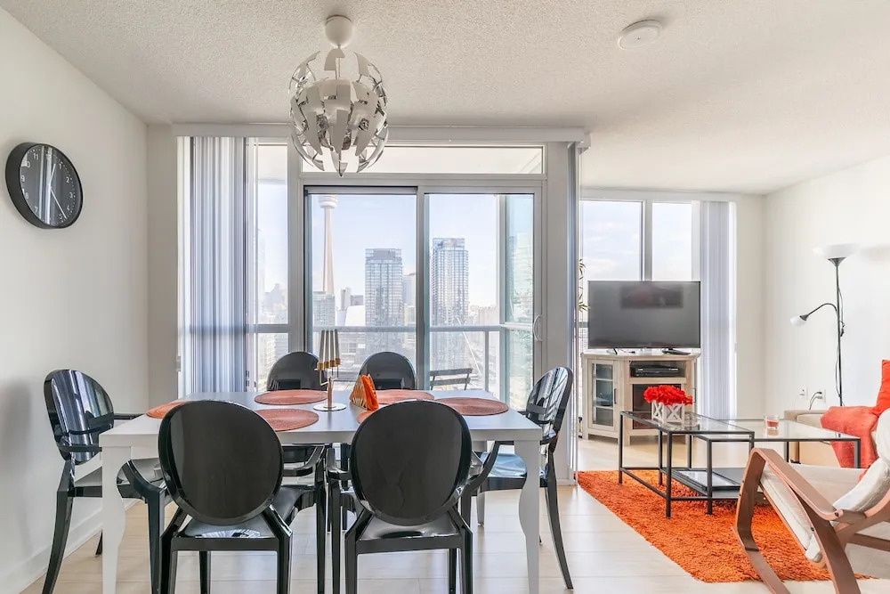 Simply Comfort Stunning Downtown Condos - фото 8