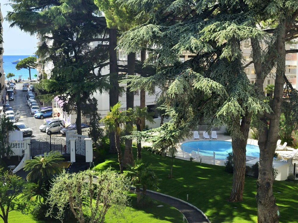 Nice Apartment in the Heart of Cannes 200 m. From the Beach