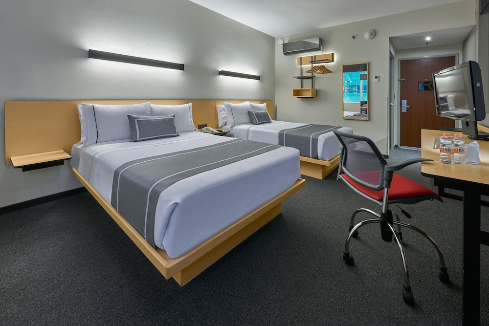 Hotel City Express Ciudad De Mexico Santa Fe — 4