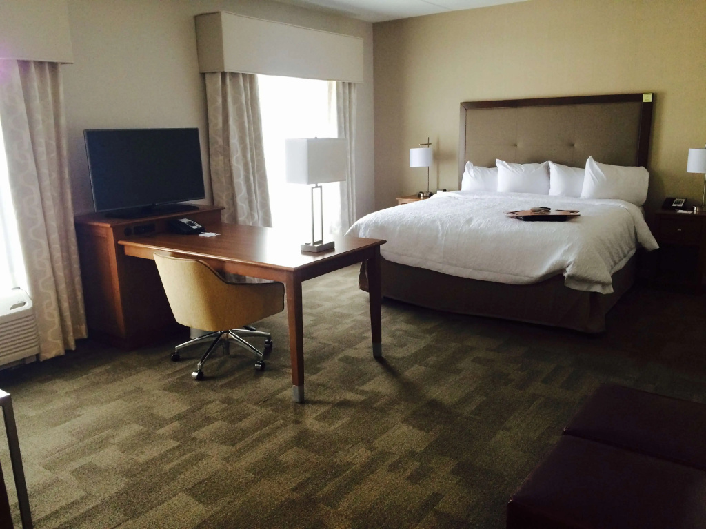 Hampton Inn & Suites Pittsburgh/Harmarville - Photo 1