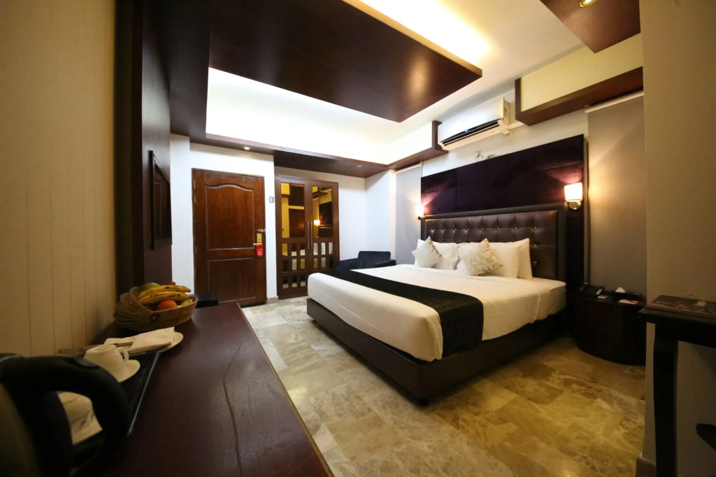 Monsoon Inn - Général