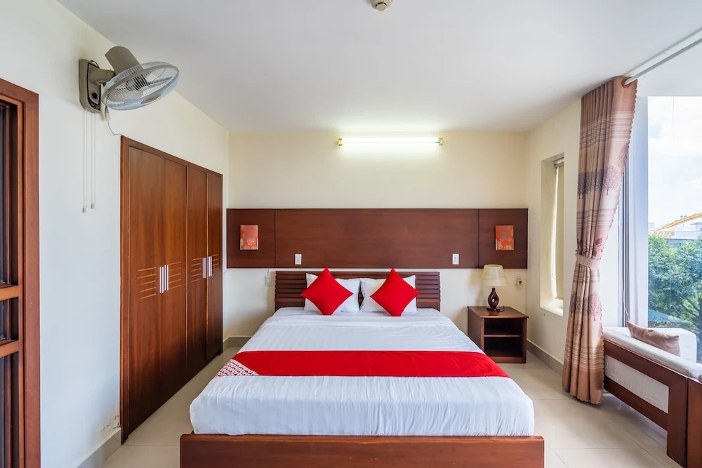 Giao Thong Hotel by OYO Rooms