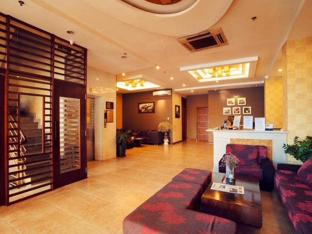 Lobby & Reception