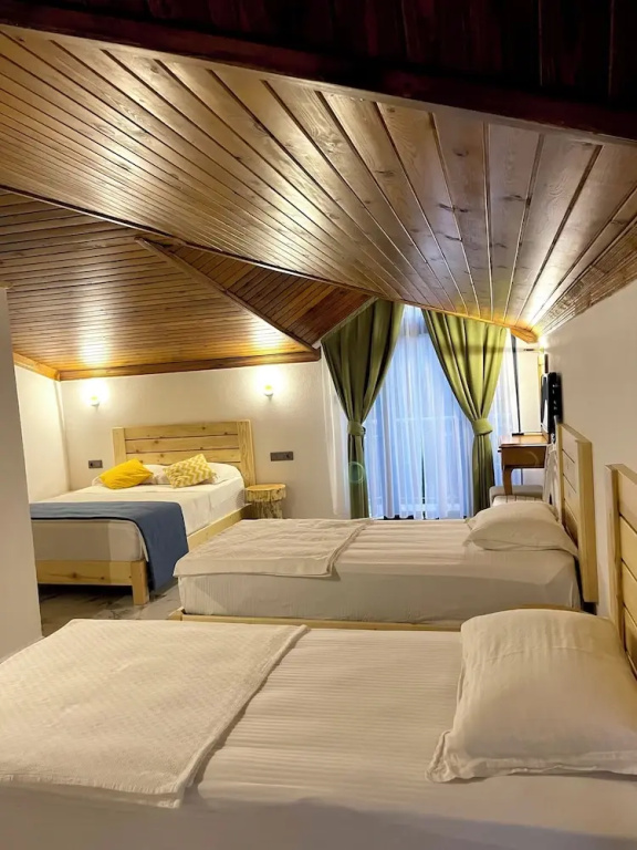 Classic Quadruple room