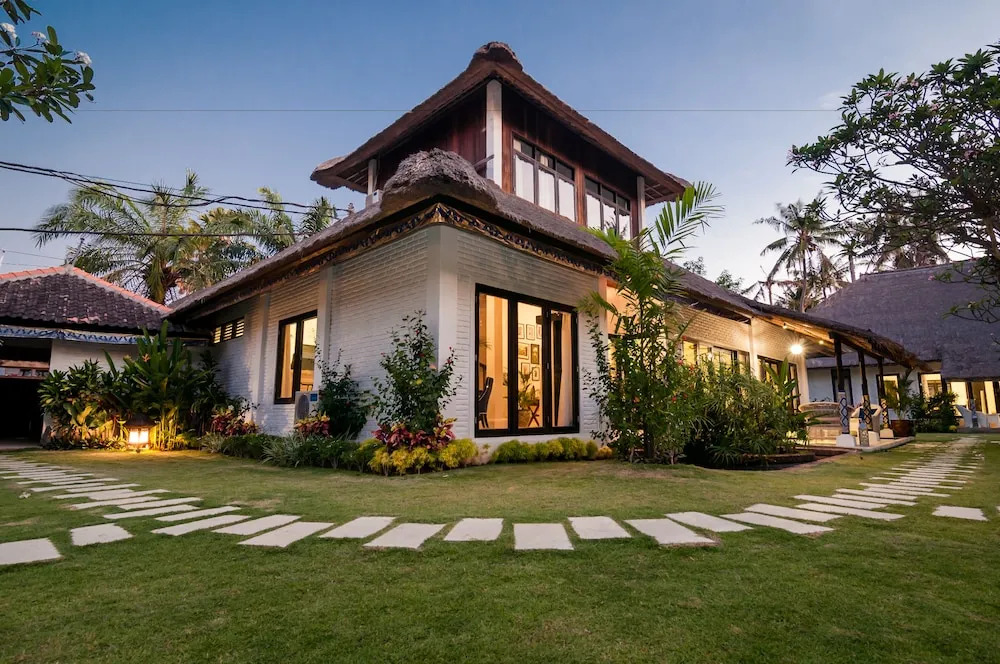 Indies Estate — фото