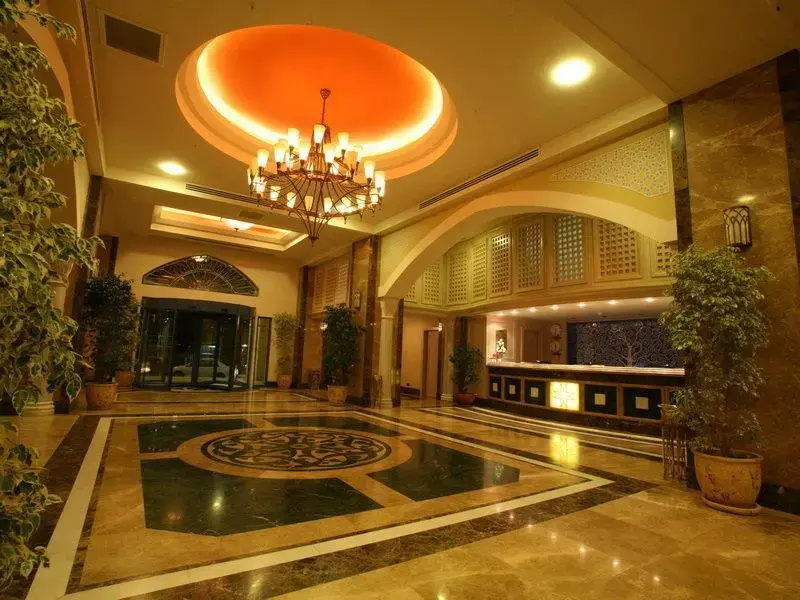 Lobby & Reception