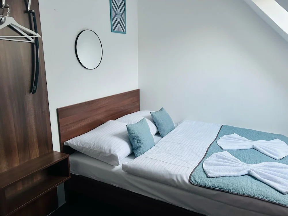 Economy Double room (full double bed)