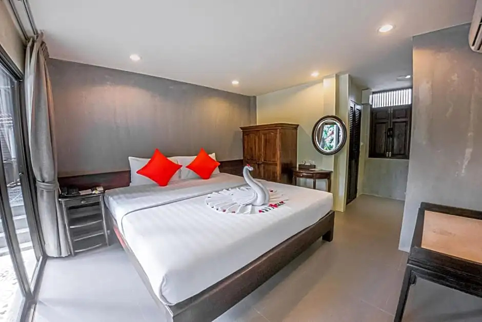 Comfort room with garden view