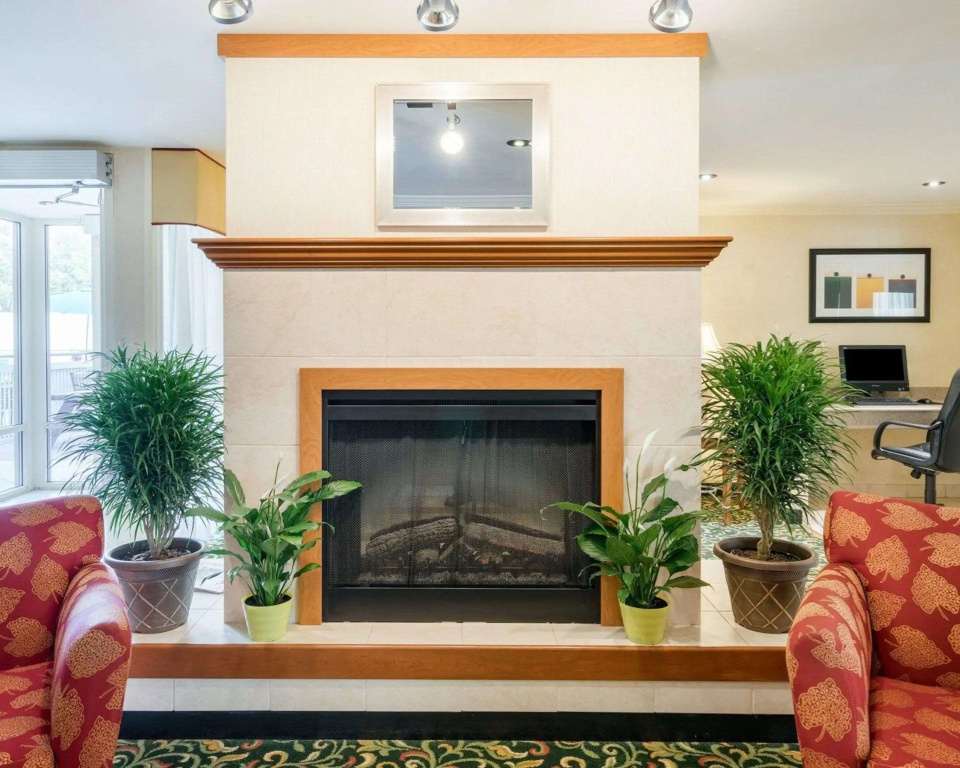 Lobby & Reception