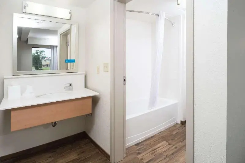 1 Bedroom Suite