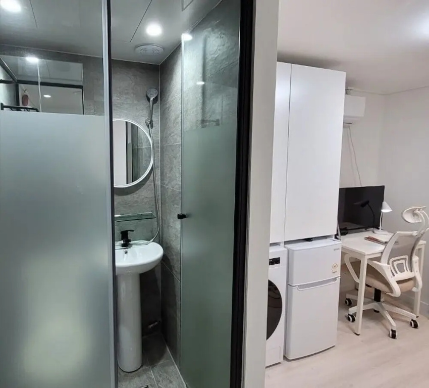 Economy room