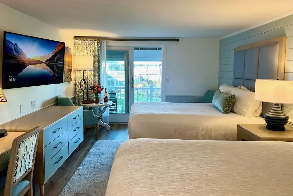 Premium Quadruple room with balcony and with harbour view