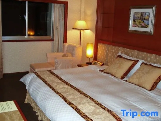 Business Double Suite (full double bed)