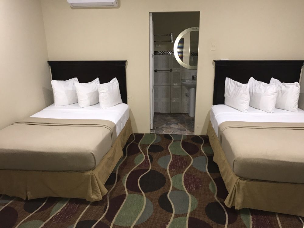 Airport Inn by null