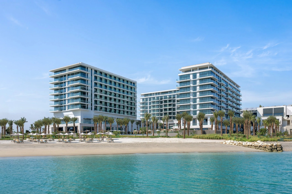 Beach & Waterfront