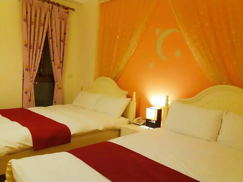 1 Bedroom Standard Quadruple room with balcony