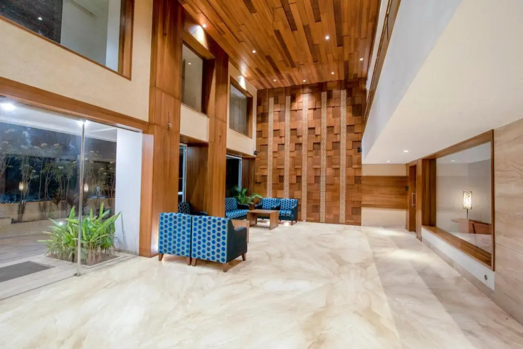 Lobby & Reception