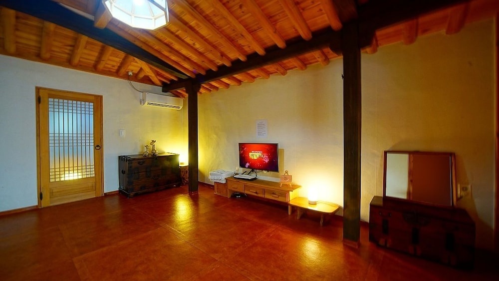 Jeonju Hongsi Hanok Guesthouse — 5