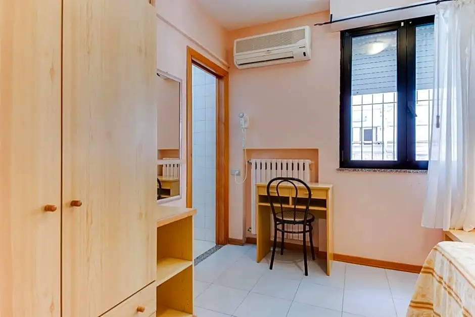 Economy Double room (full double bed)