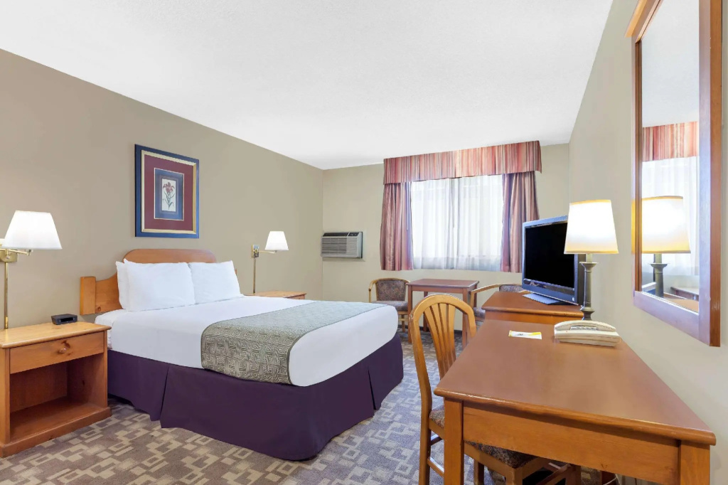 Standard Double room (full double bed)