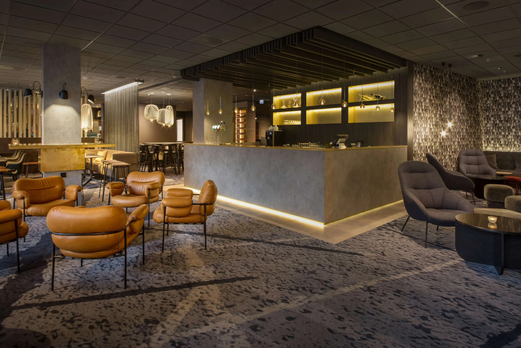 Lobby & Reception