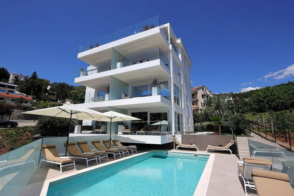 Designed Apartment with Swimming Pool - фото 15