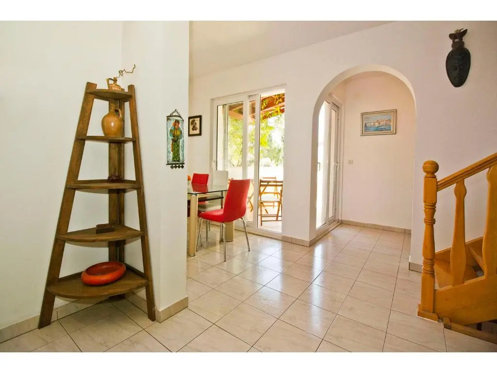 3 Bedrooms Apartment