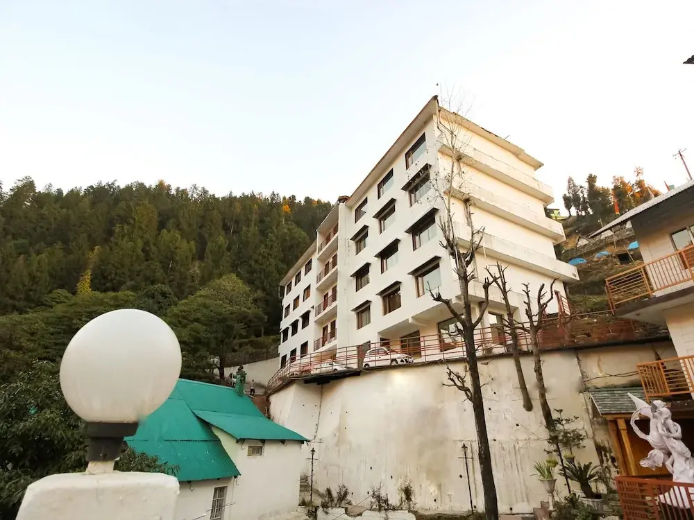 OYO 27039 Peace Channel