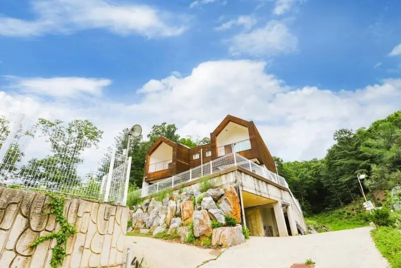 Yeonkkot Hosu Pension