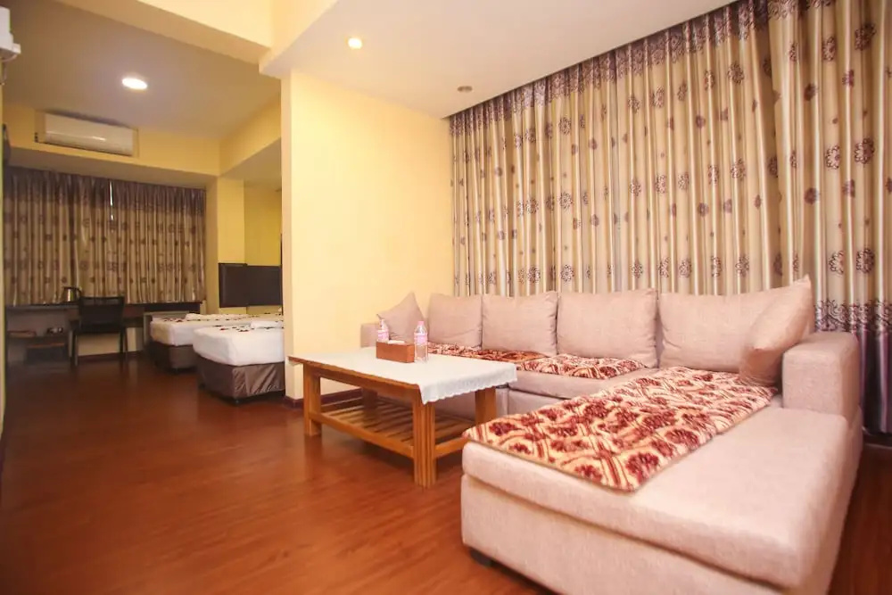 Deluxe Double room (full double bed)