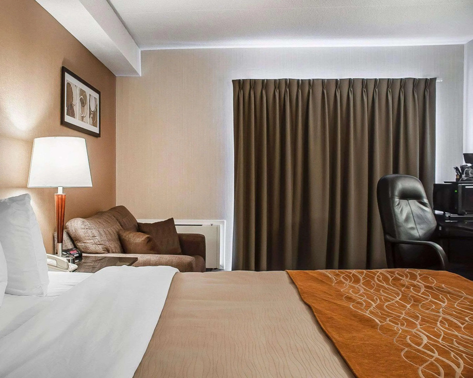 Comfort Inn Orillia — 4