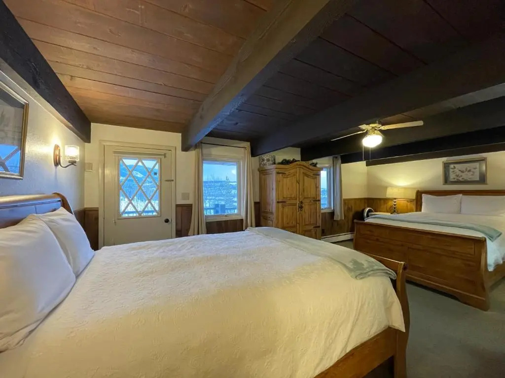 Standard Quadruple room with balcony