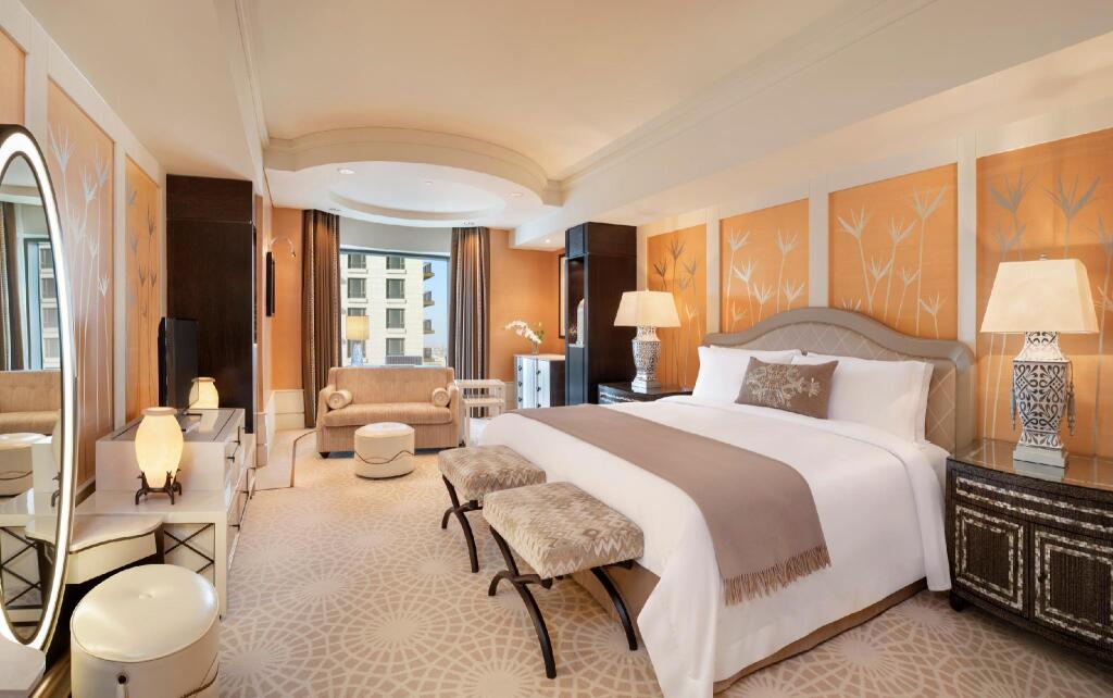 Deluxe Double room (full double bed)