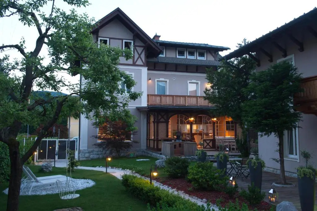 Superior Double room with mountain view (full double bed)