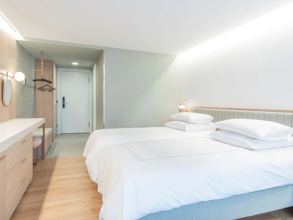 Premier Double room with balcony (twin beds)