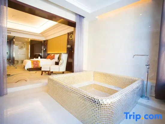 Grand Double room (full double bed)