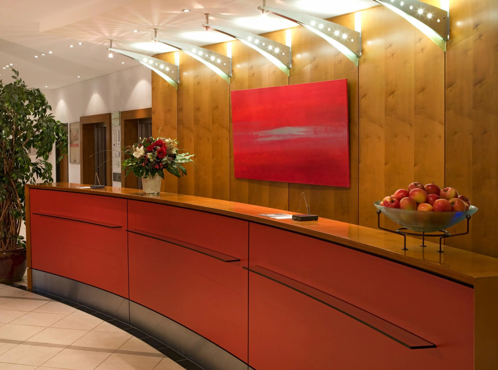 Lobby & Reception