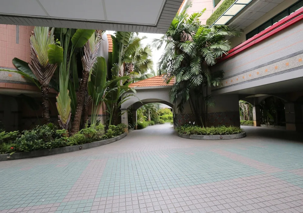 Royal Group Motel Ming Chen Branch
